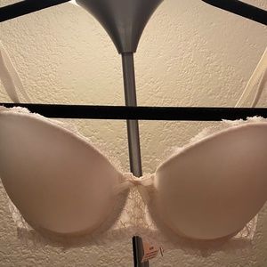 NWT Victoria’s Secret Bra 32D